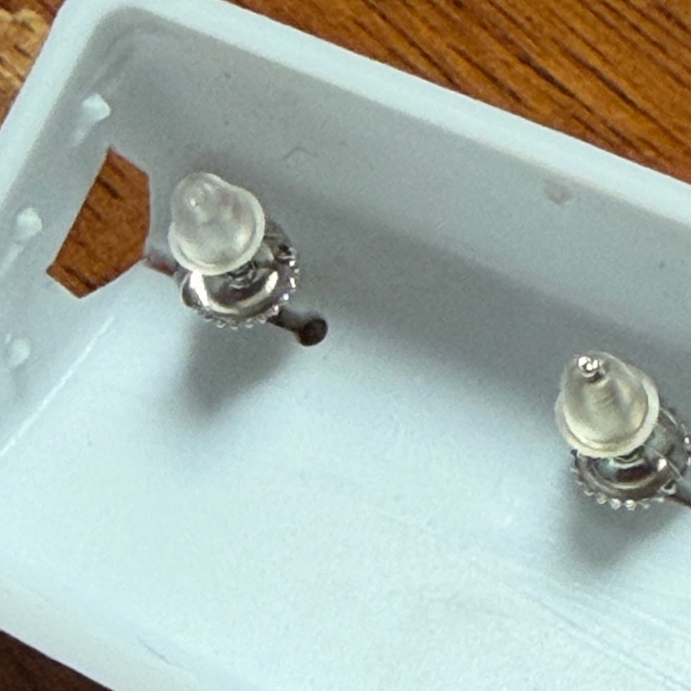 Sterling Silver 925 Heart Pavé Moissanite Stud Earrings - White - Picture 2 of 6